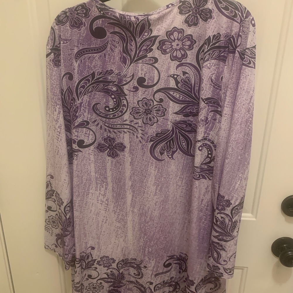 Lovely top, tunic, blouse brand new never worn with tags. Size 4x by Lily